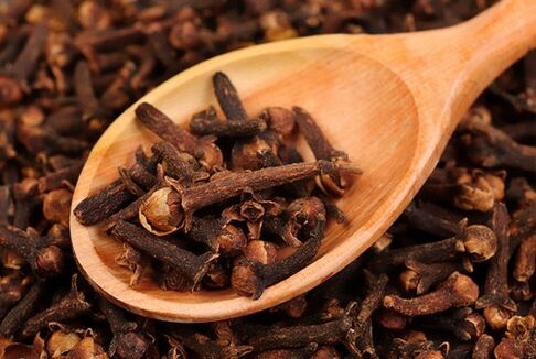 clove to cleanse the body of parasites