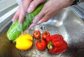 washing vegetables to prevent parasite infection